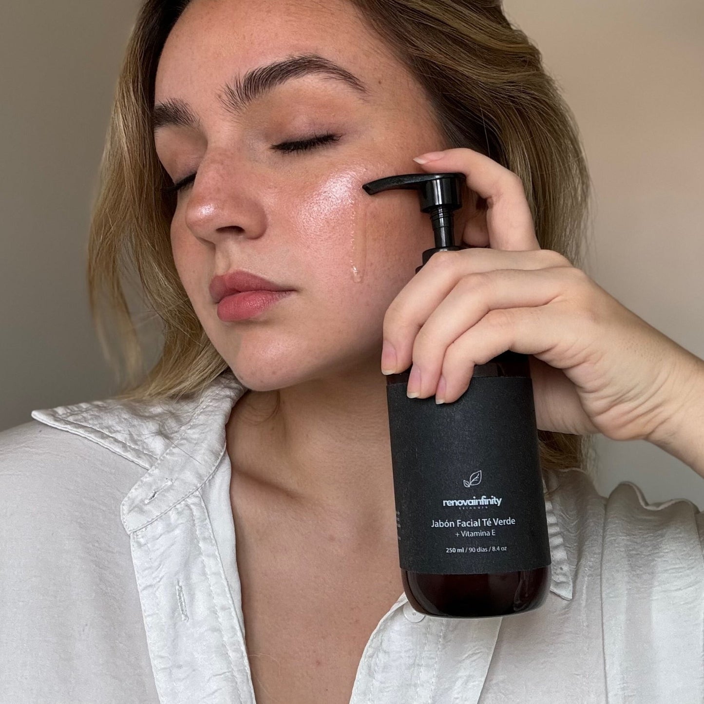 Jabón Facial de Té Verde y Vitamina E 6